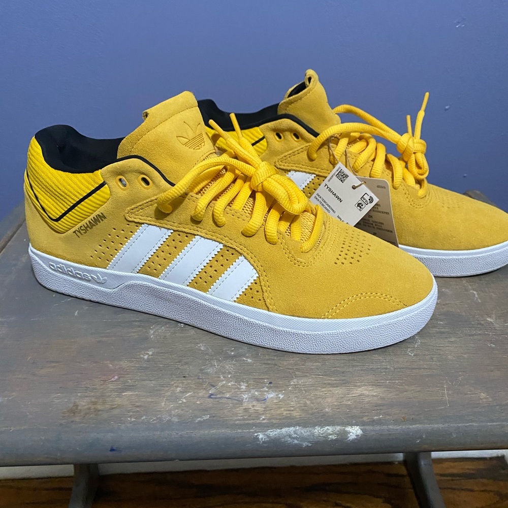 New Adidas TYSHAWN Men’s Size 9 with tags - Picture 1 of 11